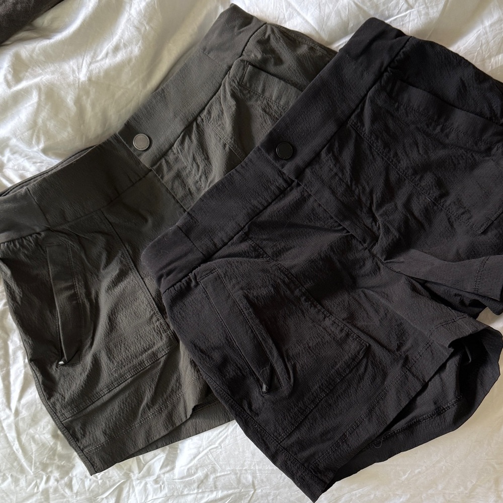 ATHLETA set of 2 shorts, black and gray/green